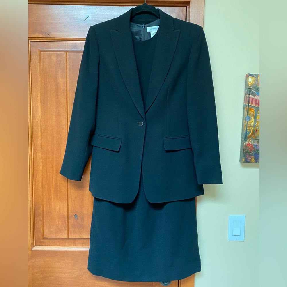 Calvin Klein size 6 suit set, black: sheath dress and blazer
